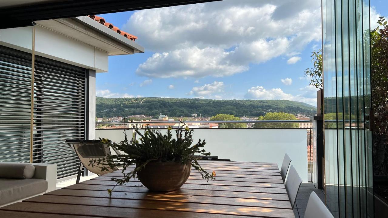 Appartement Atico De Diseno Con Terraza En El Centro De Olot Extérieur photo